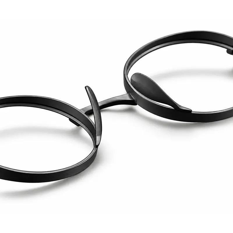 Titanium Black Round Glasses Nose Pad Details