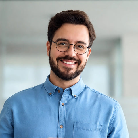 A man wearing Titanium Black Round Glasses from Verhalo Vision