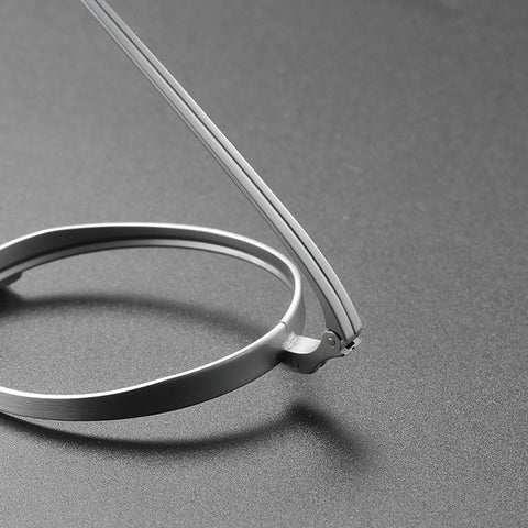 The temple details of Titanium Silver Round Glasses for Men and Women | Verhalo 